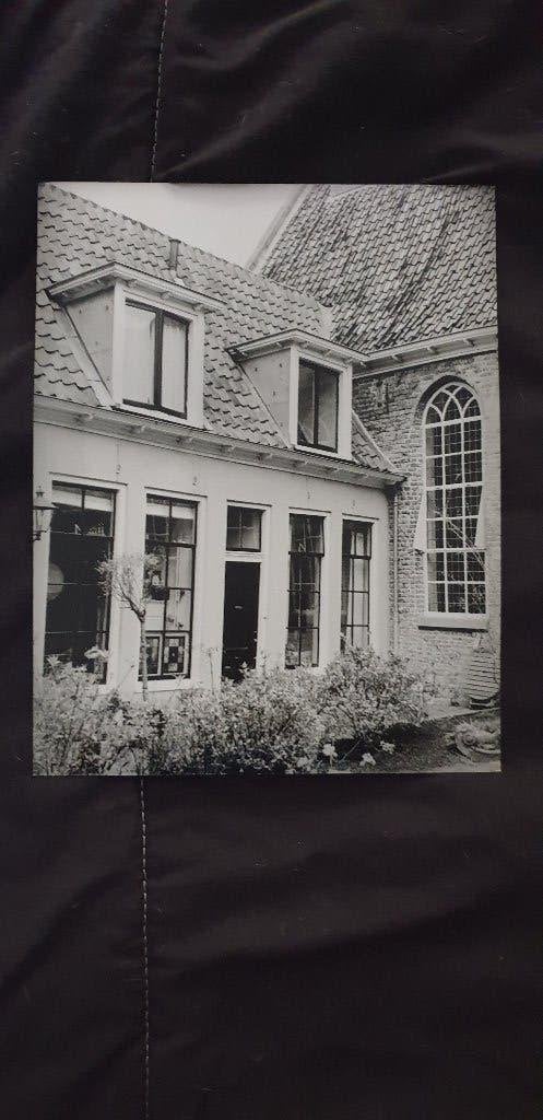 0655 foto 24x30.5 Hofje in haarlem, Antiek en Kunst, Verzenden