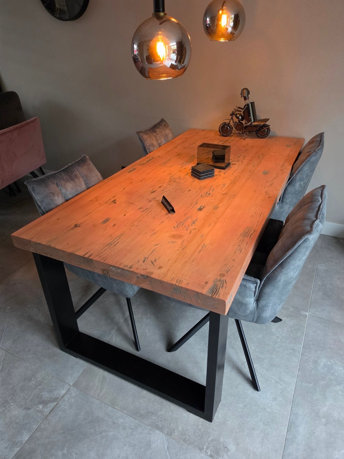 Robuuste eettafel met dik houten blad - 190x95 cm, Huis en Inrichting, Overige houtsoorten, Gebruikt, 150 tot 200 cm, Vier personen