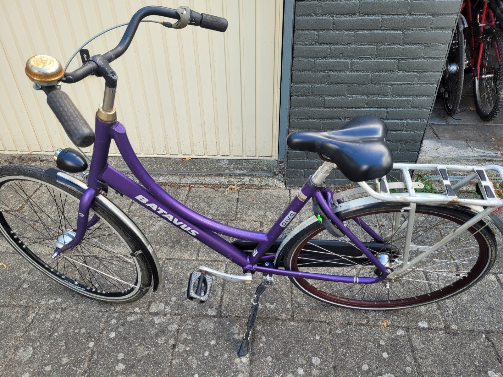 Diverse fietsen: Omafiets, paarse damesfiets 26 inch, Ophalen, Gebruikt, Versnellingen
