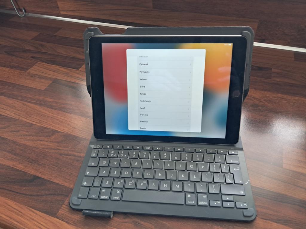 Apple iPad Air 2 met toetsenbord en hoes, Computers en Software, Apple iPads, Verzenden, 10 inch, Apple iPad Air, 32 GB