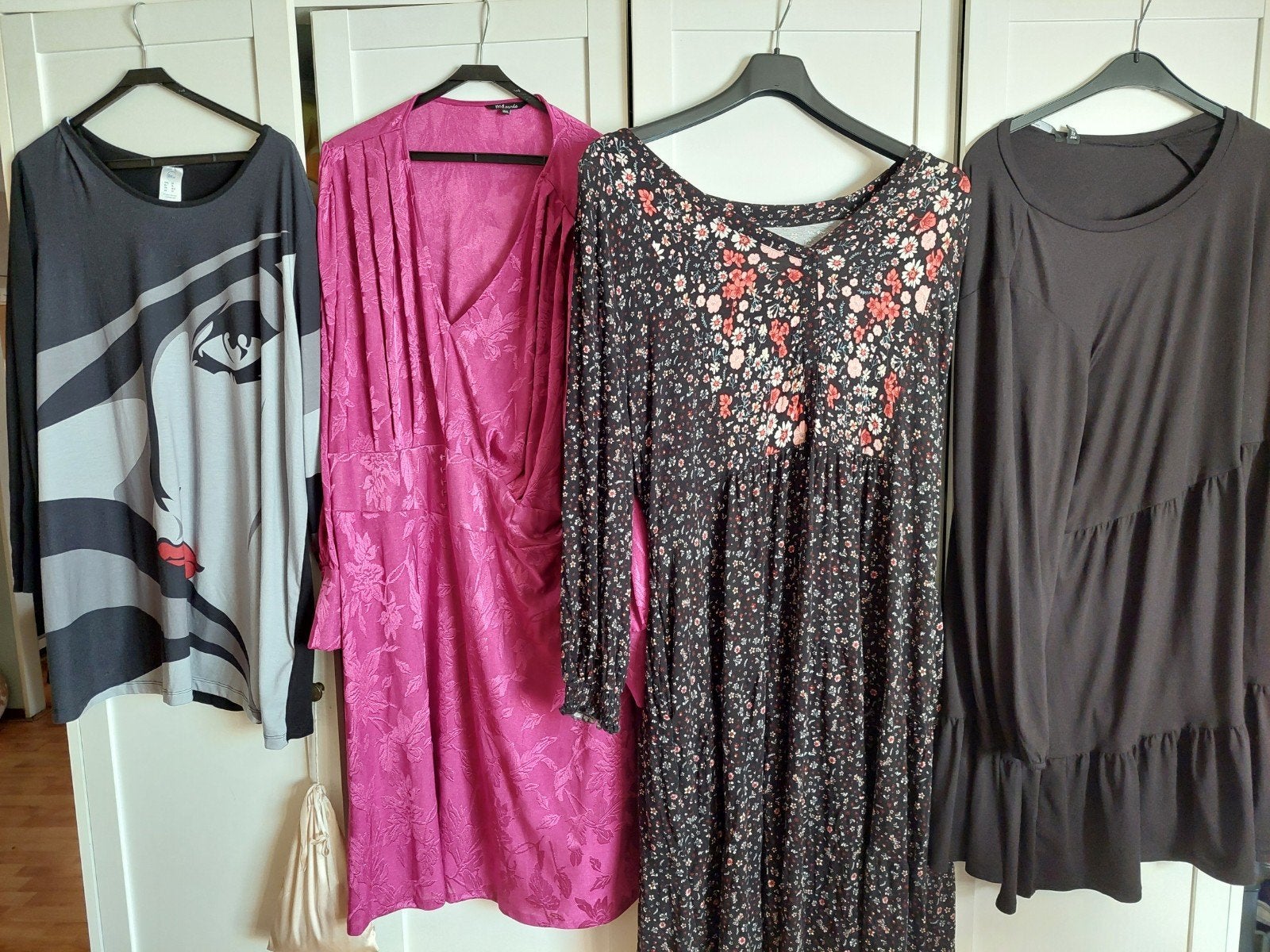 Groot kledingpakket: 15 shirts, jurken, leggings, mallots, Ophalen