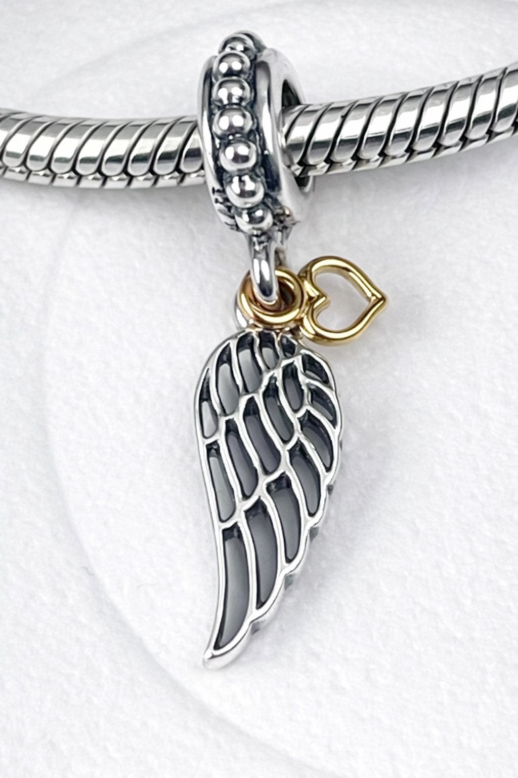 NIEUW Pandora bedel 791389 Engelenvleugel 14K gouden hartje, Ophalen, Nieuw, Zilver, Pandora