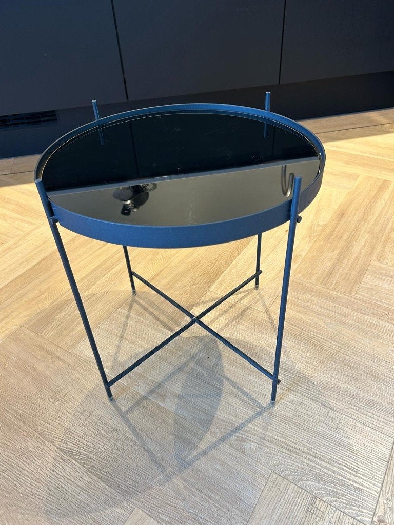 Zuiver Cupid Bijzettafel Rond 43 cm Glas/ Metaal Zwart, Huis en Inrichting, Ophalen, Minder dan 45 cm, Minder dan 55 cm, Gebruikt