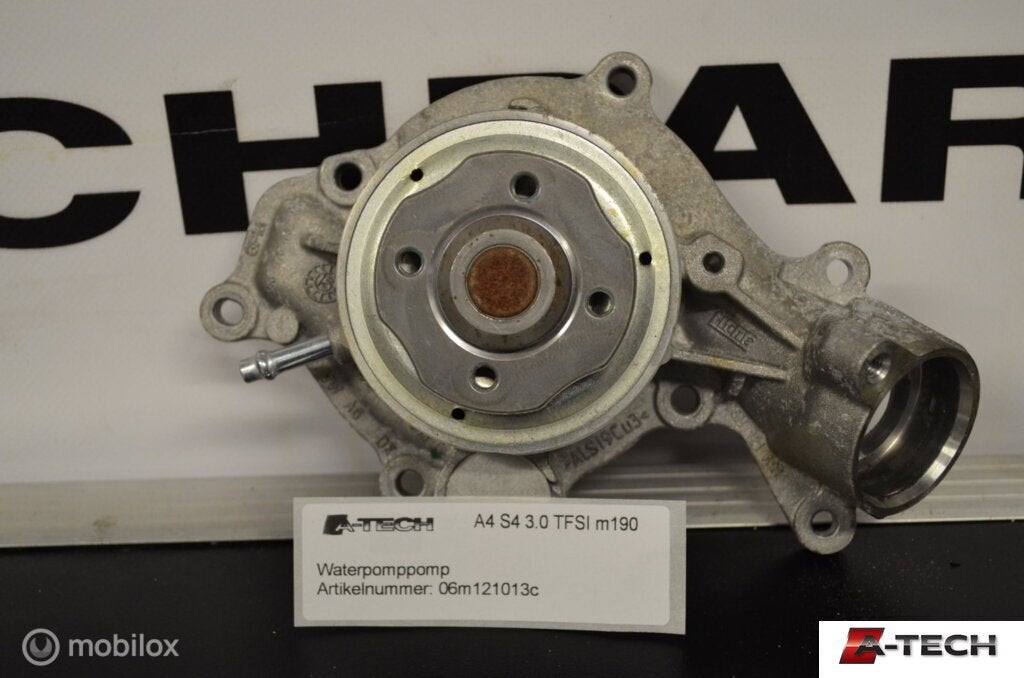 Waterpomp Audi A4 B9 2.9 TFSI RS4 quattro 15-'18 06m121013c, Audi, Gebruikt, Audi, Ophalen of Verzenden