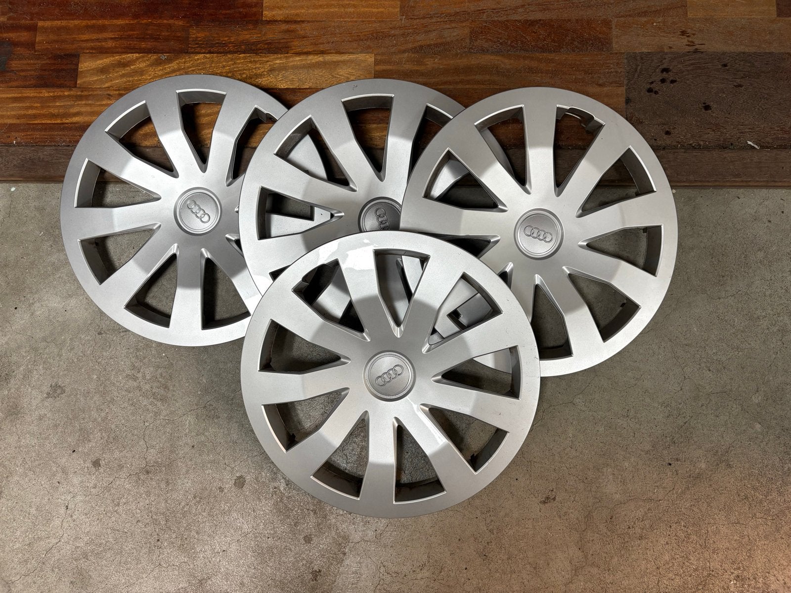 Set Audi Wieldoppen, Ophalen, Gebruikt