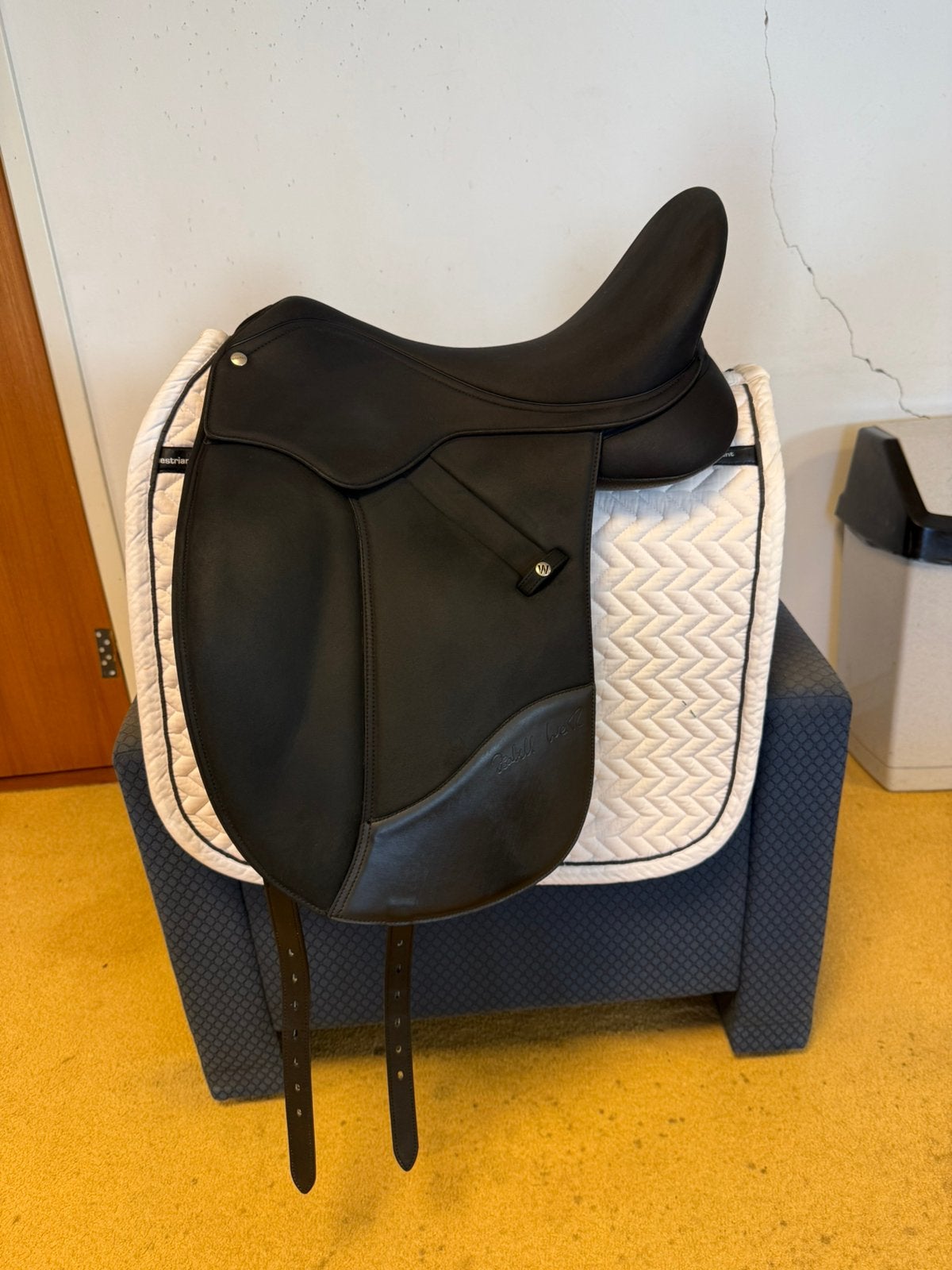 WINTEC Isabell Werth 17 inch & CROWN Linx Pro Dressuurzadel!, Dieren en Toebehoren, Paarden en Pony's | Zadels, Kniewrongen, Dressuur