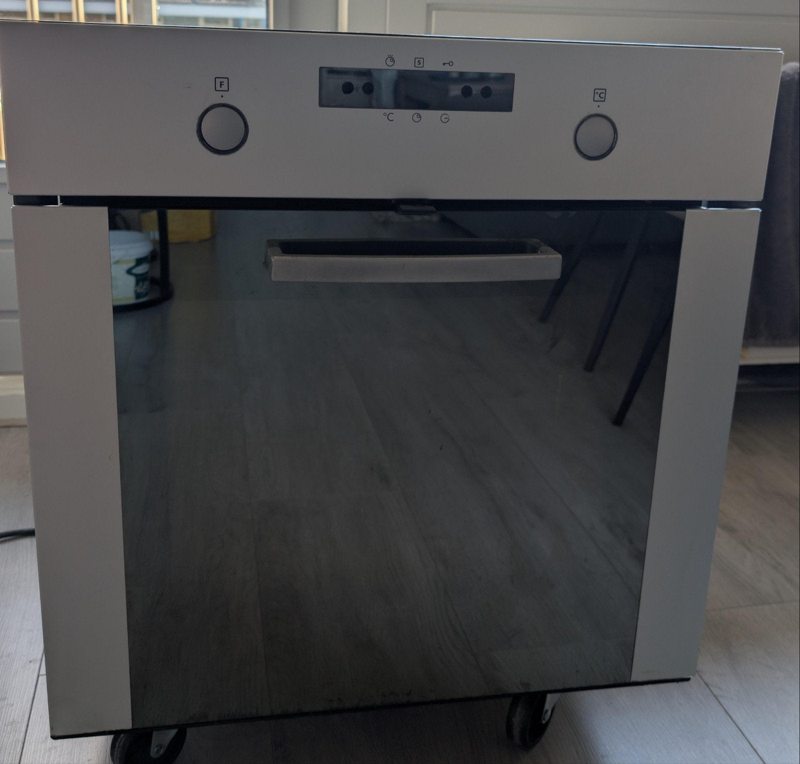 Ikea oven, Ophalen