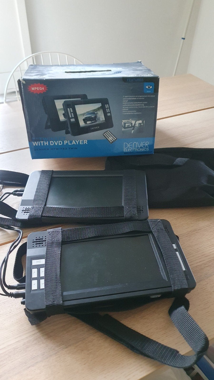 Denver MTW-733 Twin Portable DVD Speler met 2x 7" LCD Scherm, Ophalen of Verzenden, Zo goed als nieuw, Dvd-speler, Draagbaar