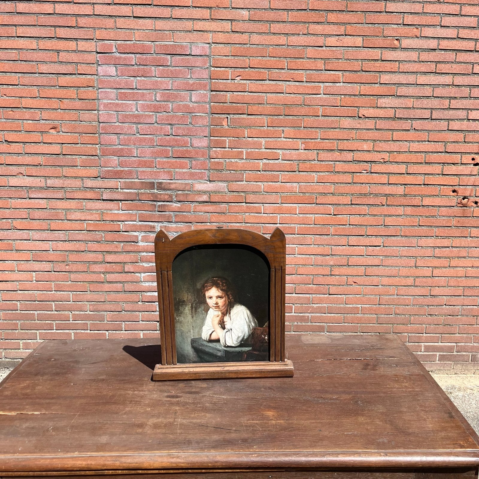 Olieverfschilderij van een jongen in een houten lijst, Antiek en Kunst, Kunst | Schilderijen | Klassiek, Paneel, Portret of Personen