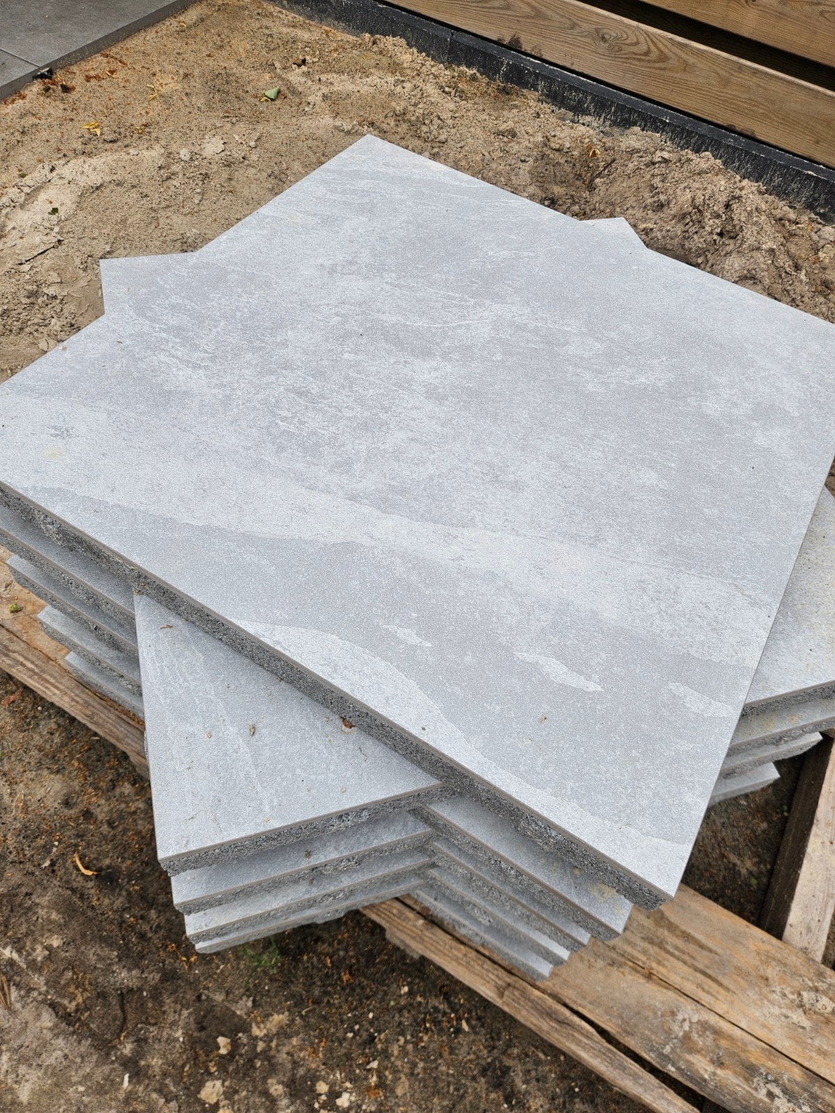 Grijze keramische Tegels op beton 60x60x4 cm, Doe-het-zelf en Verbouw, Tegels, Nieuw, Vloertegels, Keramiek, 60 cm of meer, 60 cm of meer