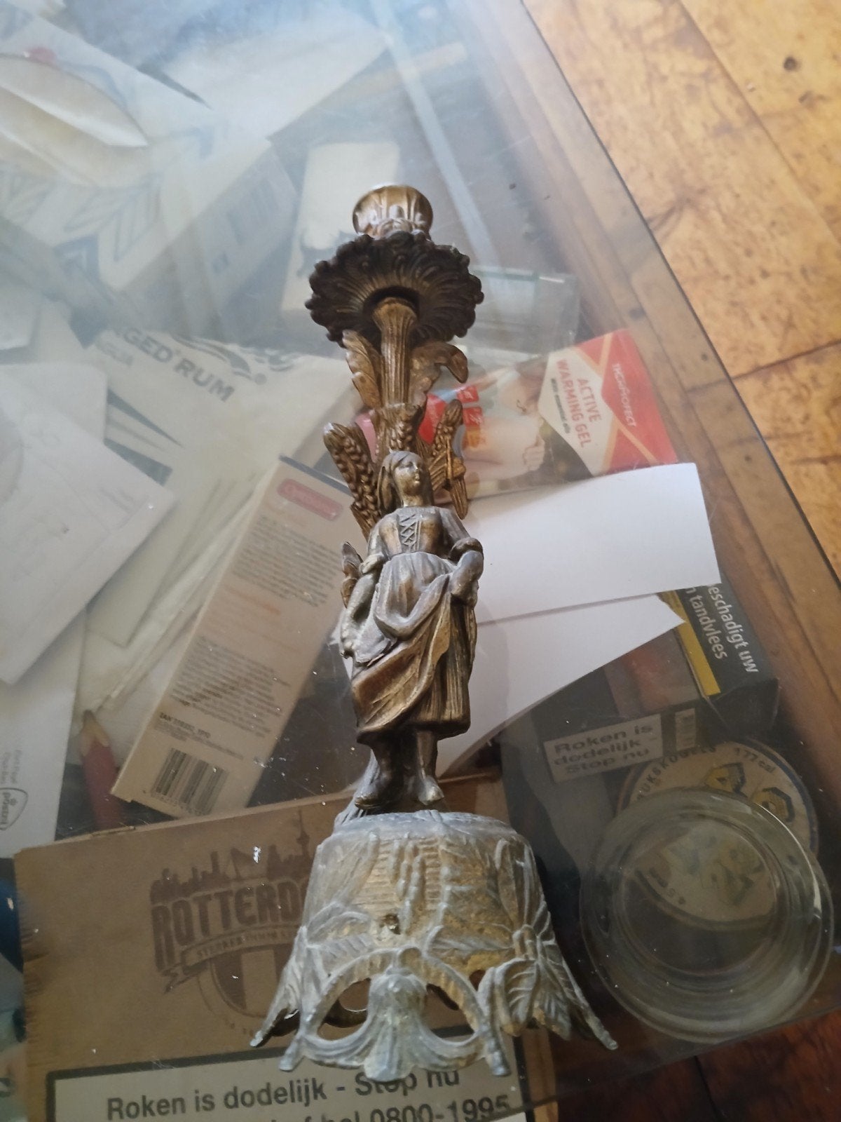 Antieke kandelaar met figuur - Koper/Brons, Ophalen of Verzenden, Koper of Brons