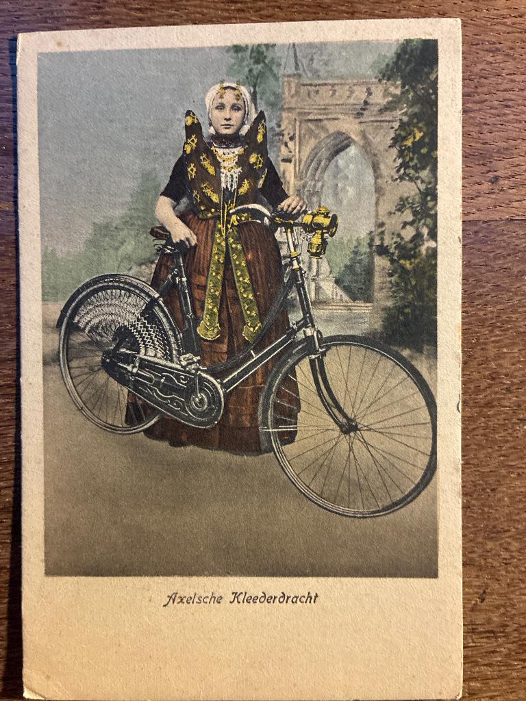 Ansichtkaart Hulst klederdracht, Verzenden, 1920 tot 1940, Gelopen, Zeeland