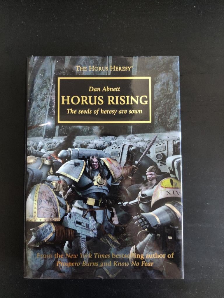 Horus Heresy: Horus Rising - Hardcover (beetje verkleurd), Ophalen of Verzenden, Gelezen, Dan Abnett