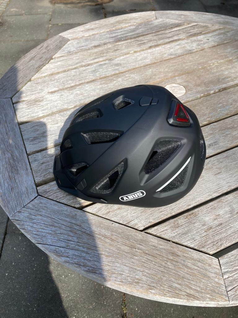 Abus helm Urban l-3.0 Velvet, Ophalen, Zo goed als nieuw, Heer of Dame