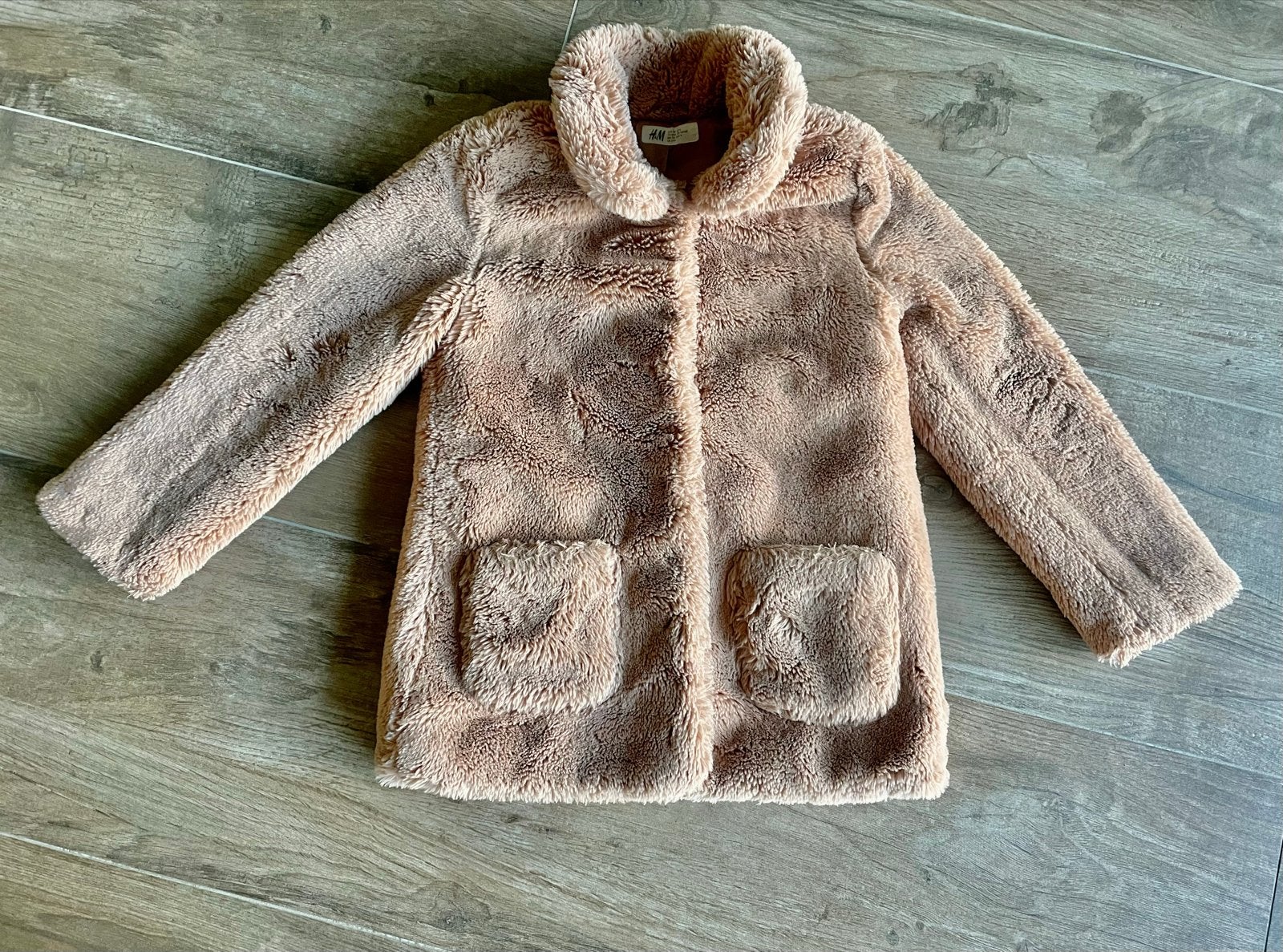 Fluffy beige jas voor herfst, maat 134 H&M, Kinderen en Baby's, Ophalen of Verzenden, Zo goed als nieuw, Meisje, Jas