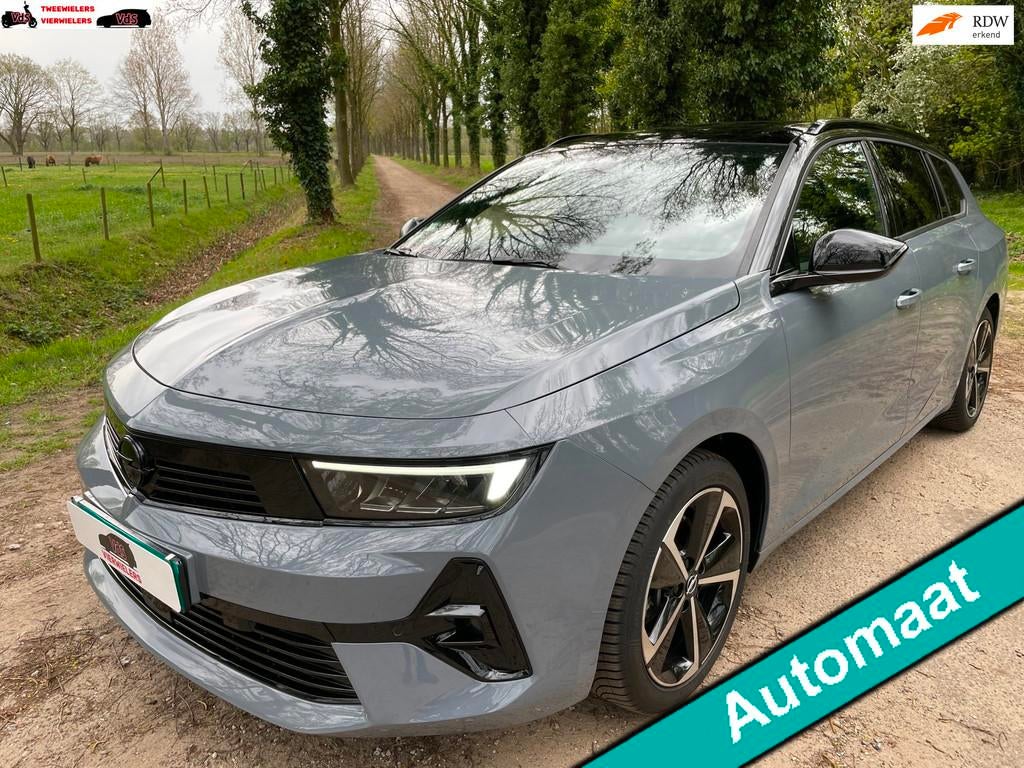 Opel ASTRA SPORTS TOURER 1.2 Turbo GS Pano Stuur- Stoelverw, Voorwielaandrijving, Gebruikt, Leder en Stof, 19 km/l