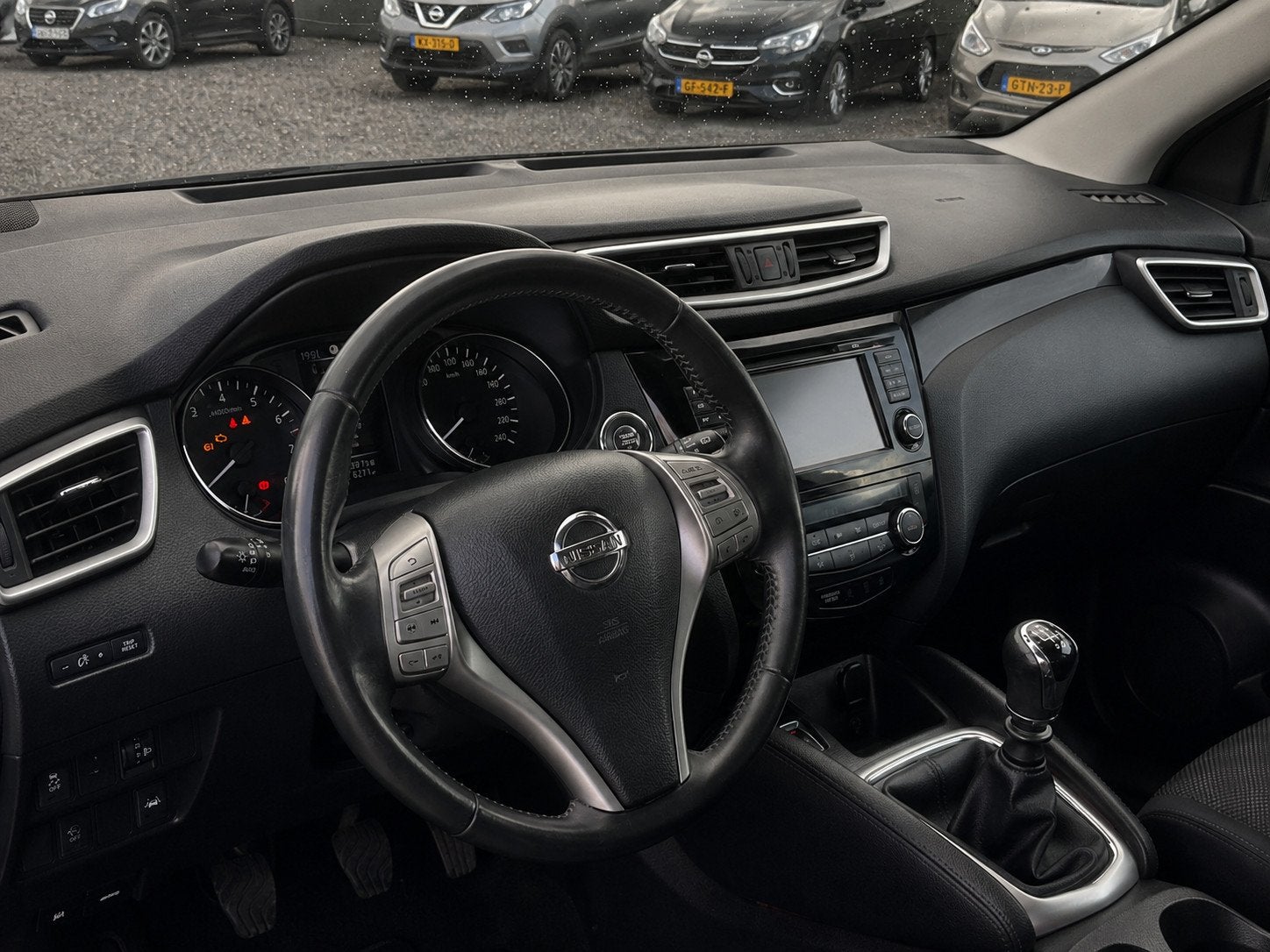 Nissan Qashqai 1.2 Connect Edition/navi/pano/360 camera/nwst, Voorwielaandrijving, Euro 5, Stof, Gebruikt