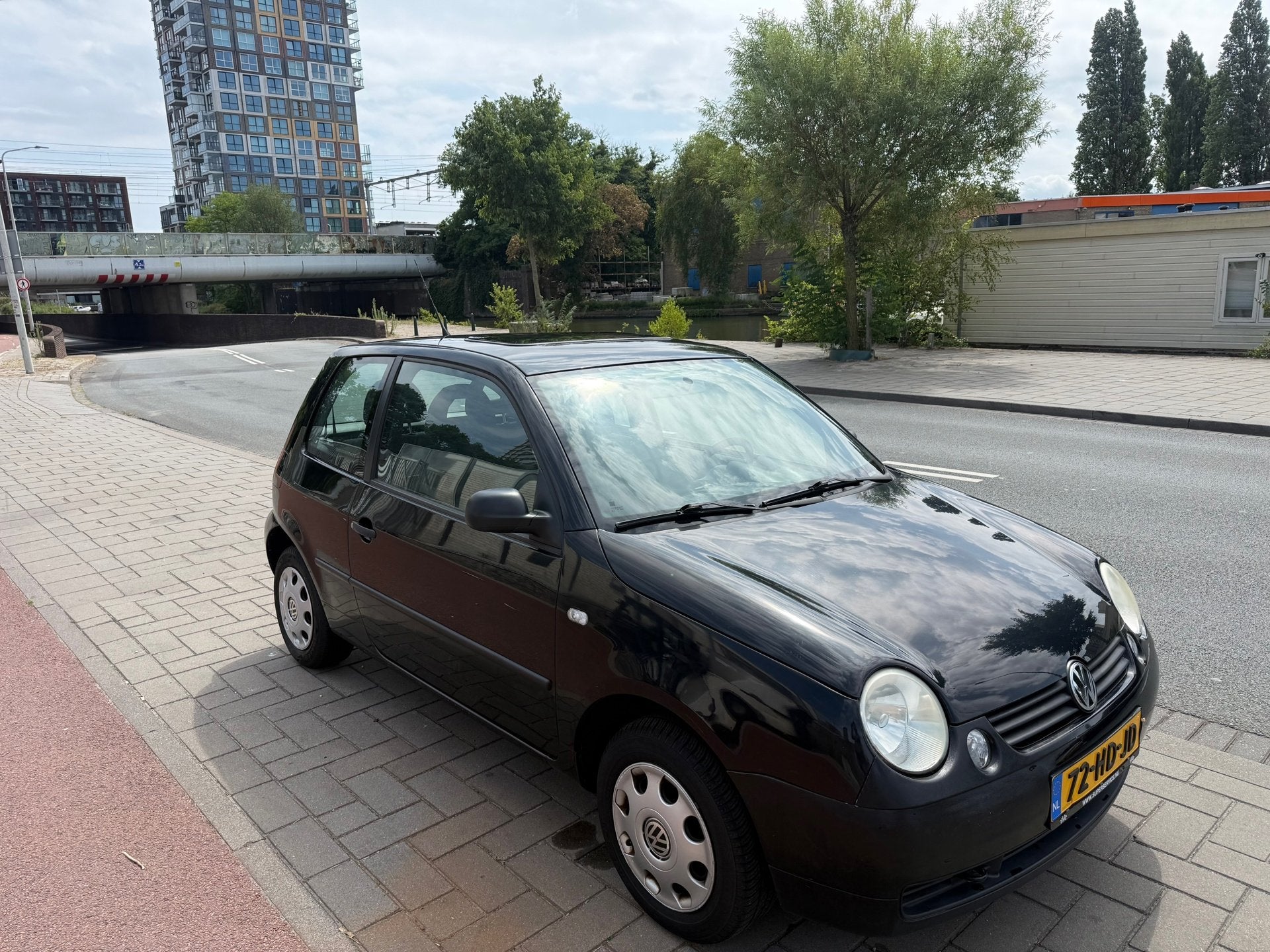 Volkswagen Lupo 1.4 Trendline N.A.P Schuifdak, Voorwielaandrijving, Gebruikt, 4 cilinders, Zwart