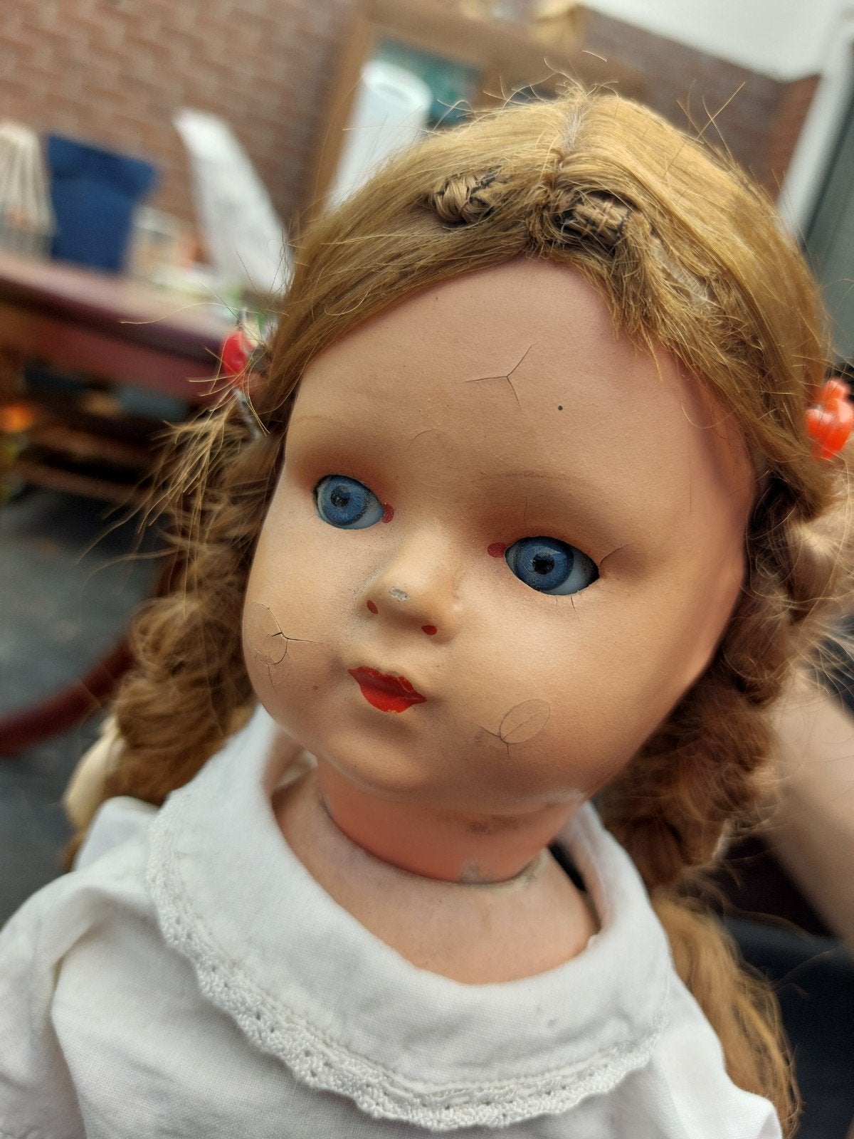 Nostalgie, (Bella) bijna antieke pop, gevlochten bruin haar, Ophalen, Gebruikt, Pop