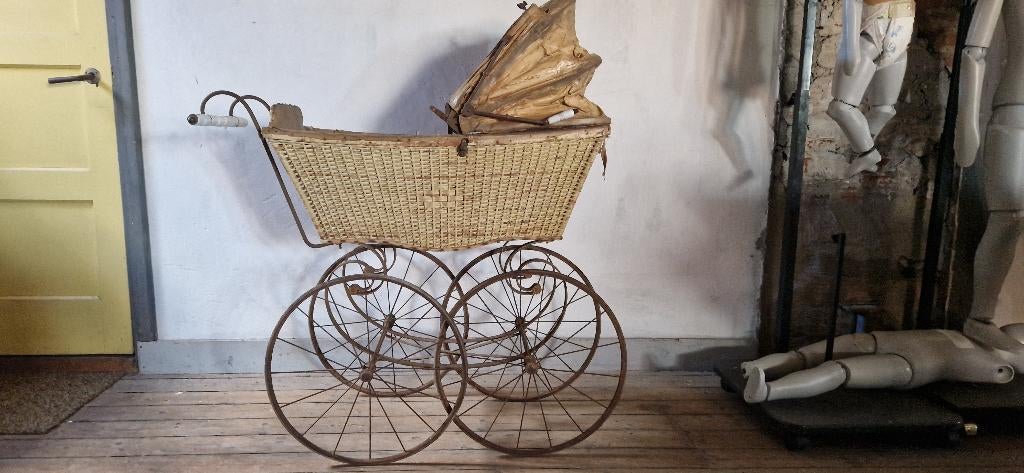 Antieke kinderwagen, Antiek en Kunst, Antiek | Overige Antiek, Ophalen