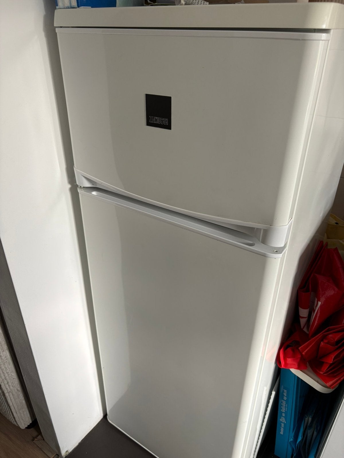 Zanussi koelkast 140 cm, Ophalen, 150 tot 200 liter, 120 tot 140 cm, Zo goed als nieuw
