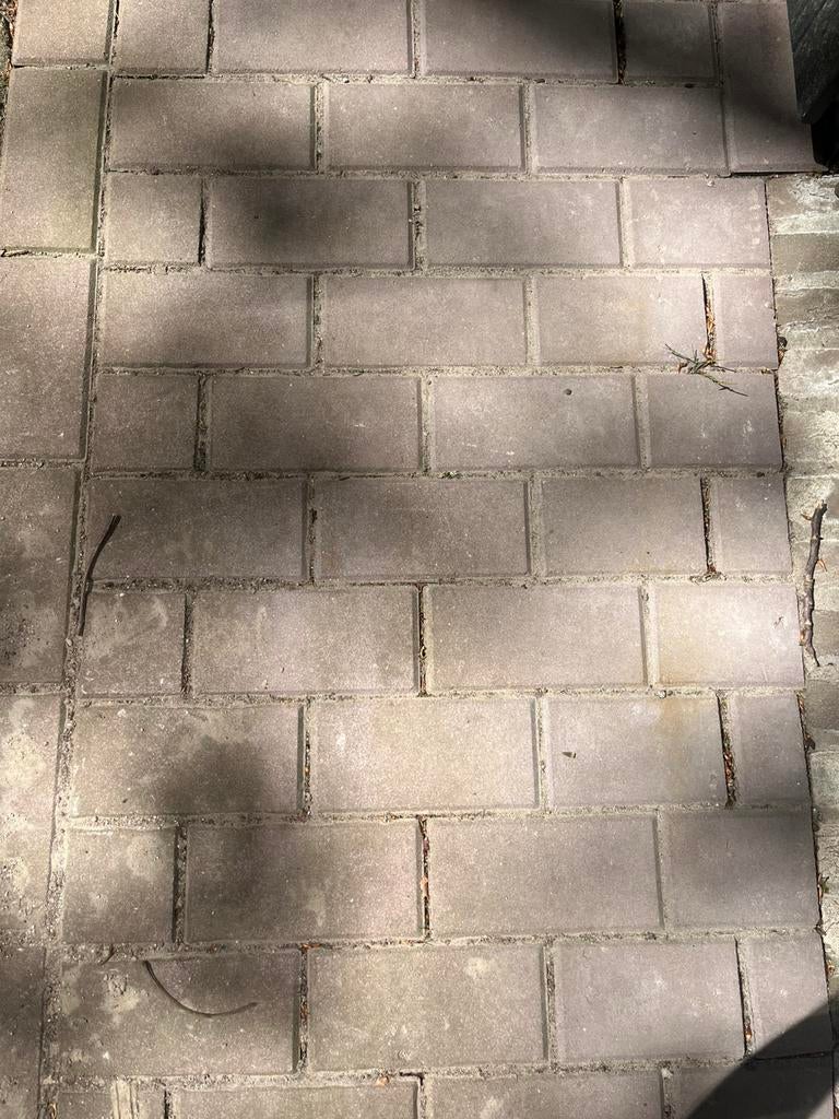 GRATIS OPHALEN grijze stenen pad ca. 13m2, Tuin en Terras, Tegels en Klinkers, Ophalen, Zo goed als nieuw