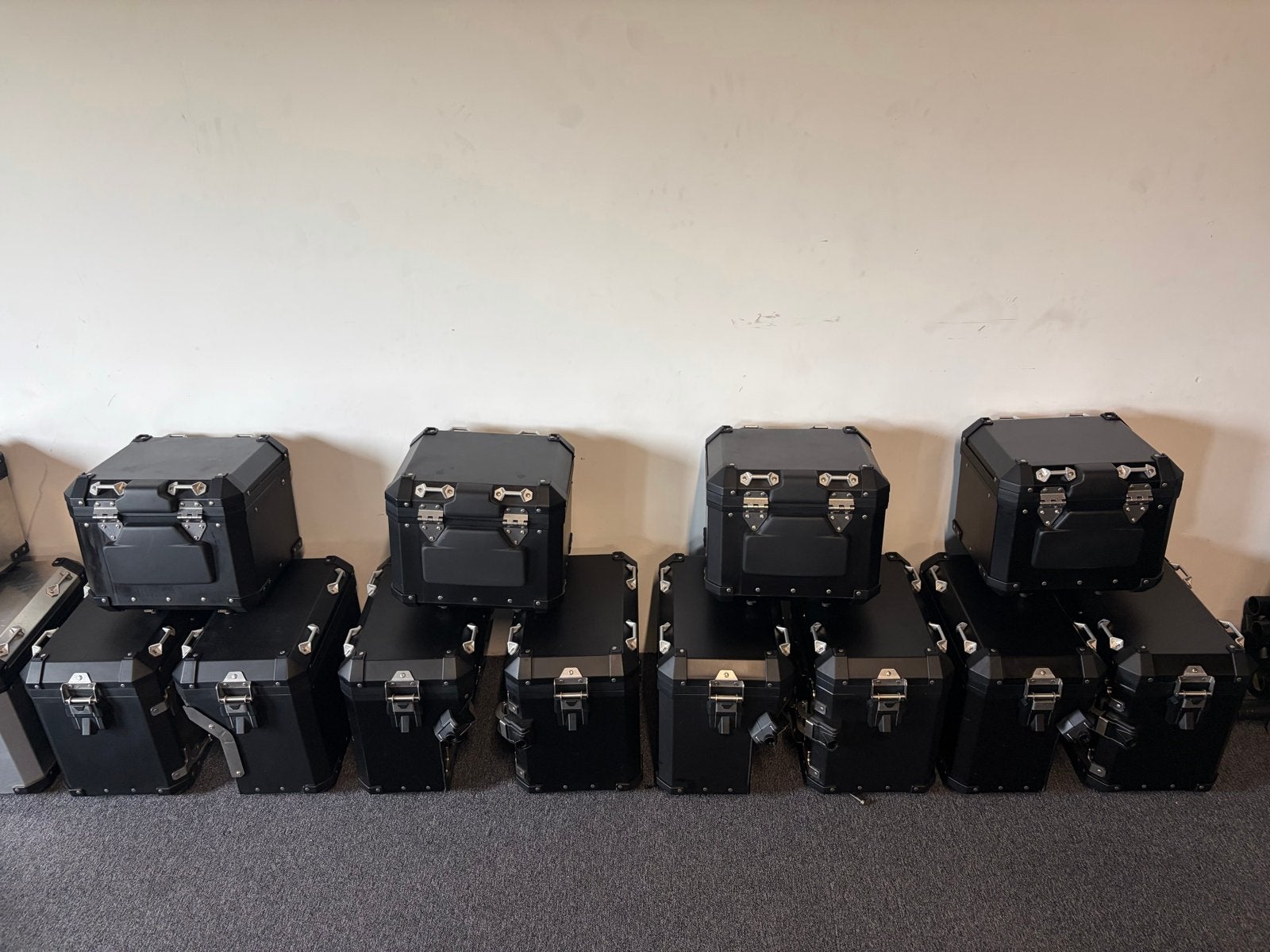 Diverse 3-delige zwarte koffersets BMW R 1250 GS Adv, Motoren, Ophalen, Gebruikt