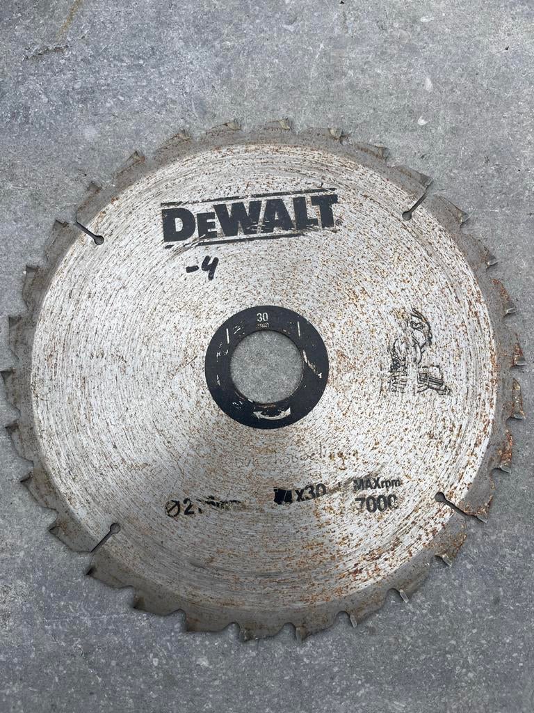 DeWalt Cirkelzaagblad - Gebruikt, Gebruikt, Cirkelzaag, 70 mm of meer, Ophalen of Verzenden