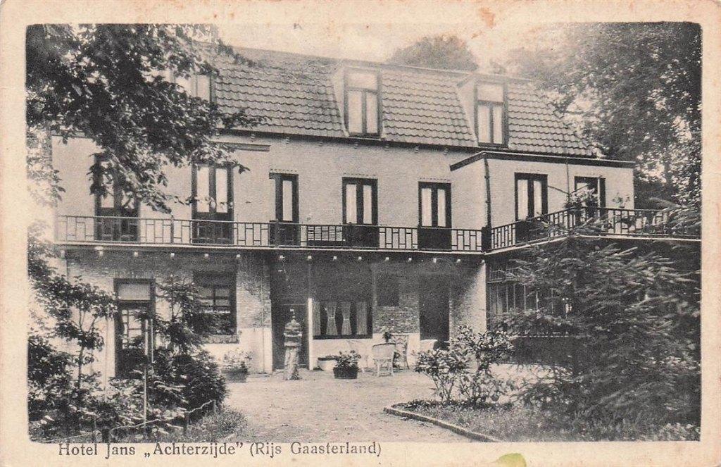 703-381-045 Hotel Jans achterzijde Rijs Gaasterland, Verzenden, Voor 1920, Friesland