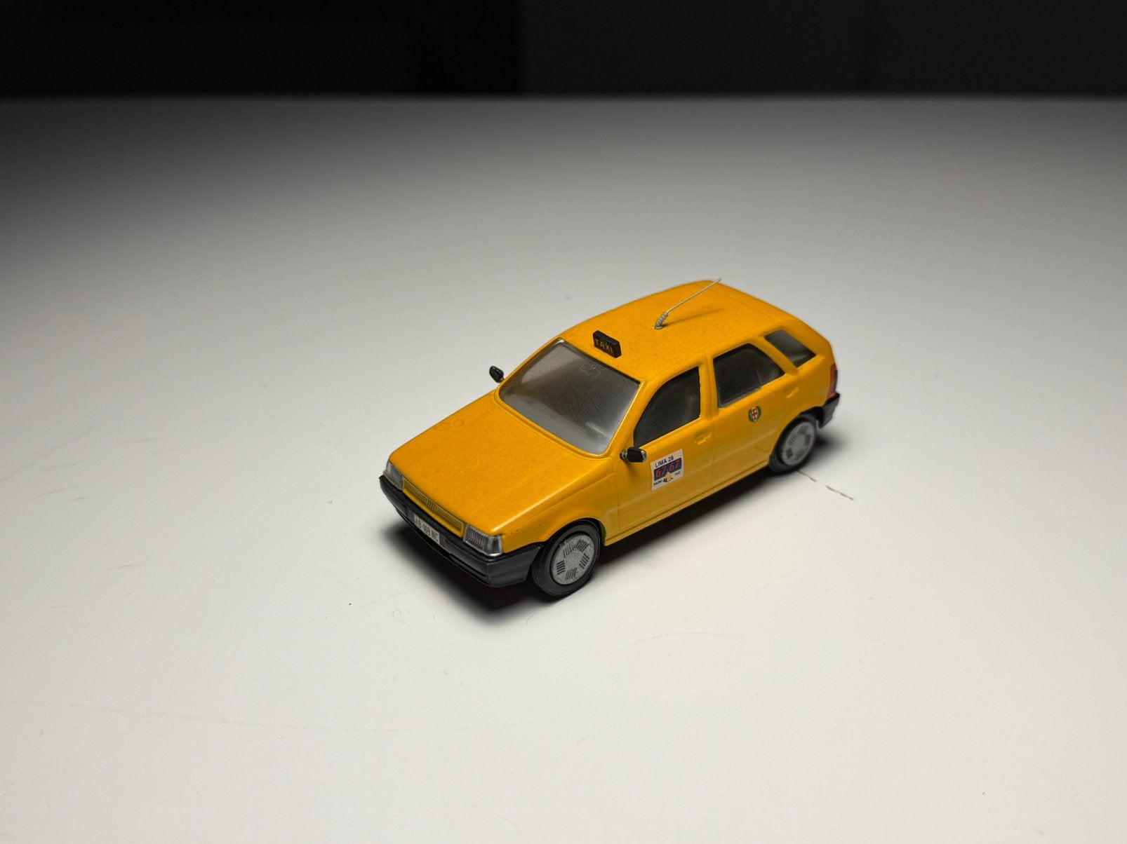 Bburago Giocher - Fiat Tipo Taxi - Schaal 1:43, Verzenden, Gebruikt, Auto, Overige merken