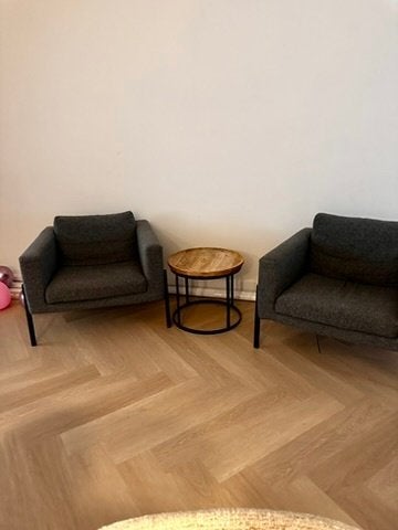 SET twee IKEA stoelen Korap fauteuil met salontafel, Ophalen, Zo goed als nieuw, 75 tot 100 cm, 50 tot 75 cm