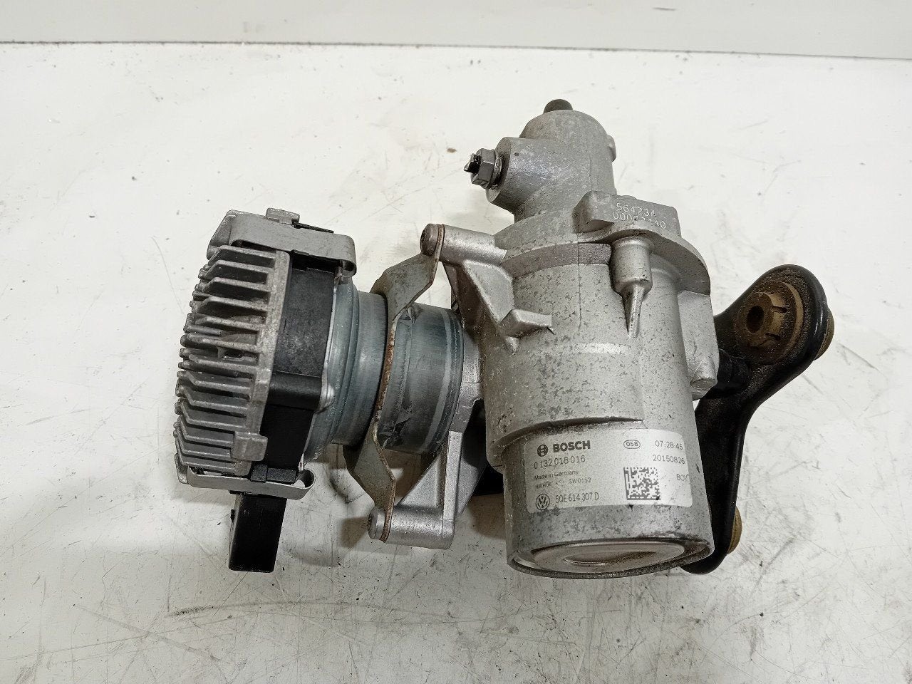 Rembekrachtiger Volkswagen Golf, Auto-onderdelen, Onderdelen@venauto.nl, Van der Ven Autorecycling B.V., Gebruikt, Ettenseweg 76, 4706 PB Roosendaal, The Netherlands
