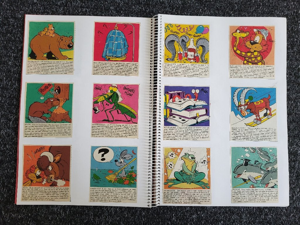 Plakboek met plaatjes van Loekie e.a., Ophalen of Verzenden, Gelezen, Plaatjesalbum