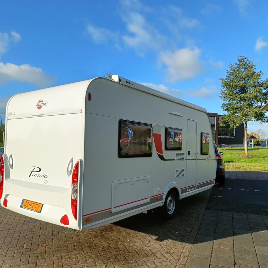 Burstner 480 TL 2021+MOVER+DAKLUIFEL+2 ENKELE BEDDEN NWST!, Caravans en Kamperen, Standaardzit, 2 aparte bedden, Bedrijf, 750 - 1000 kg