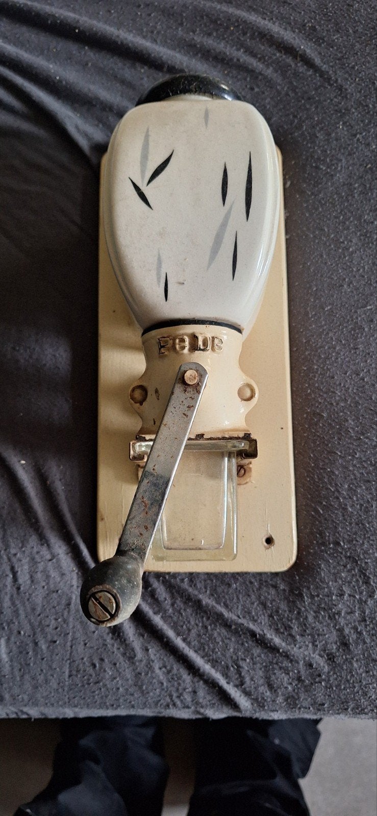Vintage PeDe Wandkoffiemolen - Crème met Zwart/Grijs Decor, Ophalen of Verzenden