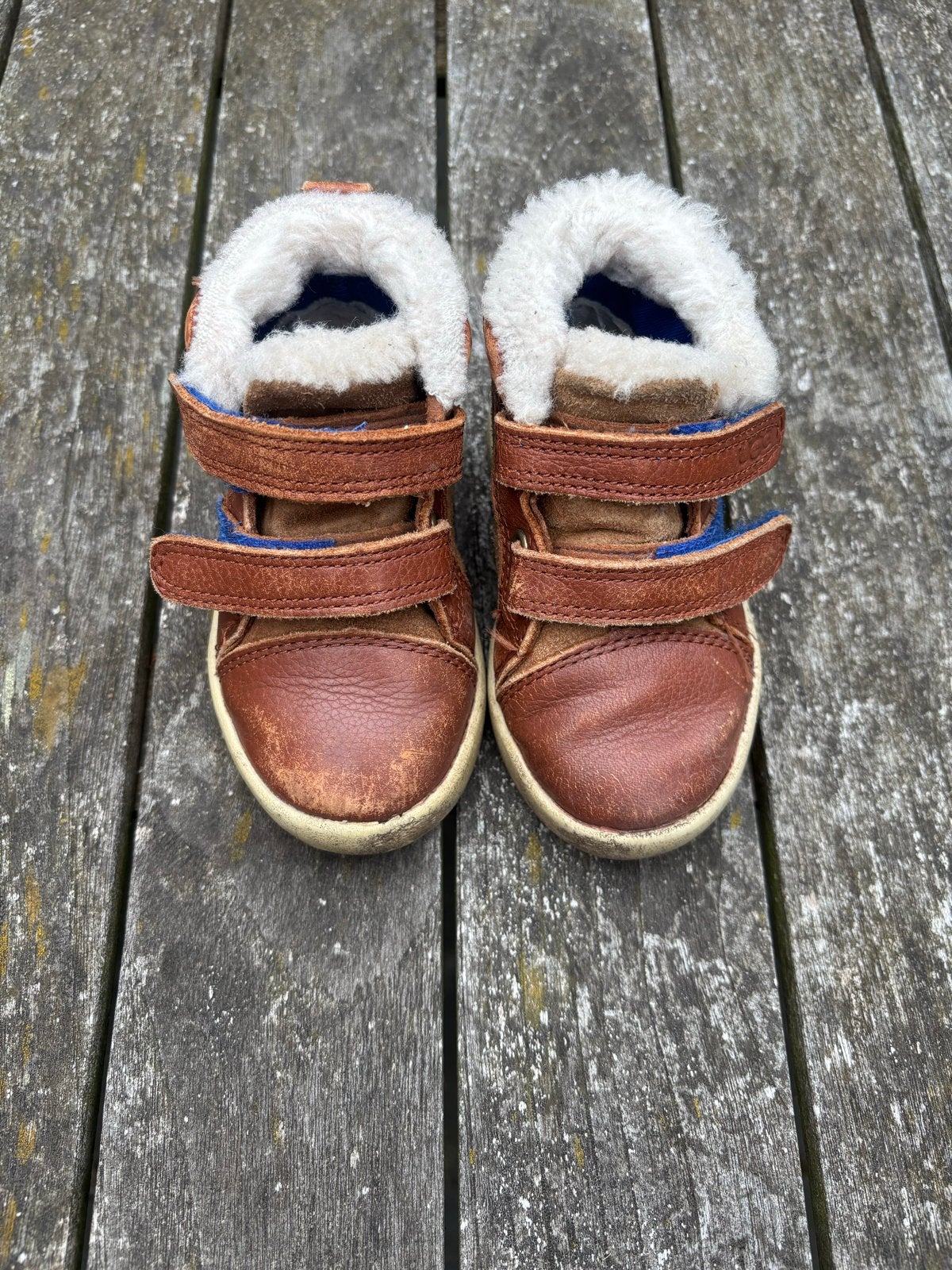 UGG maat 22 - Warme bruine babyschoentjes met teddy voering, Jongetje of Meisje, Ophalen of Verzenden, Gebruikt, Schoentjes