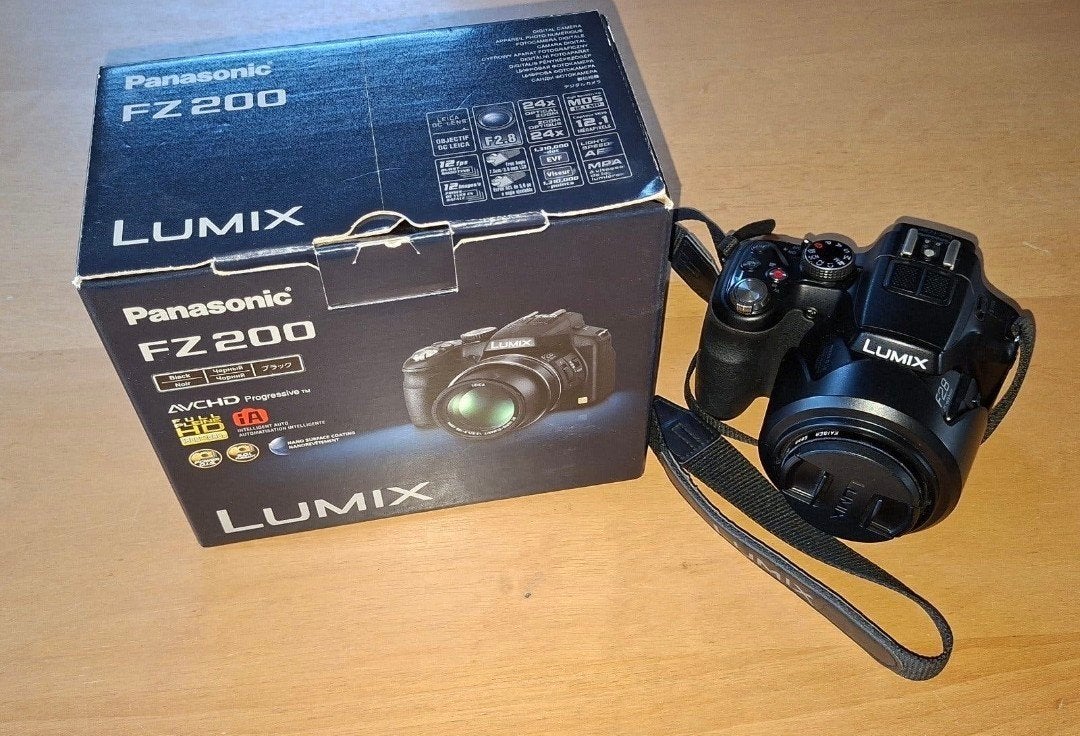 Panasonic FZ200 in nieuwstaat, Panasonic, 12 megapixels, Ophalen of Verzenden, Zo goed als nieuw