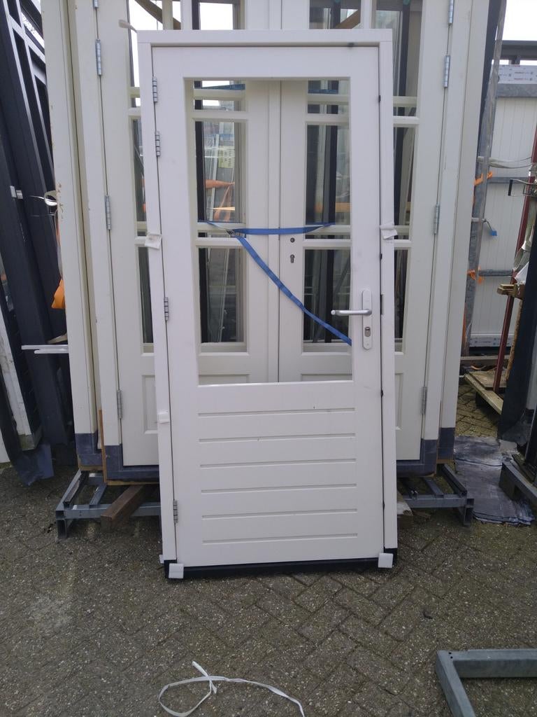 Kozijn met achter deur