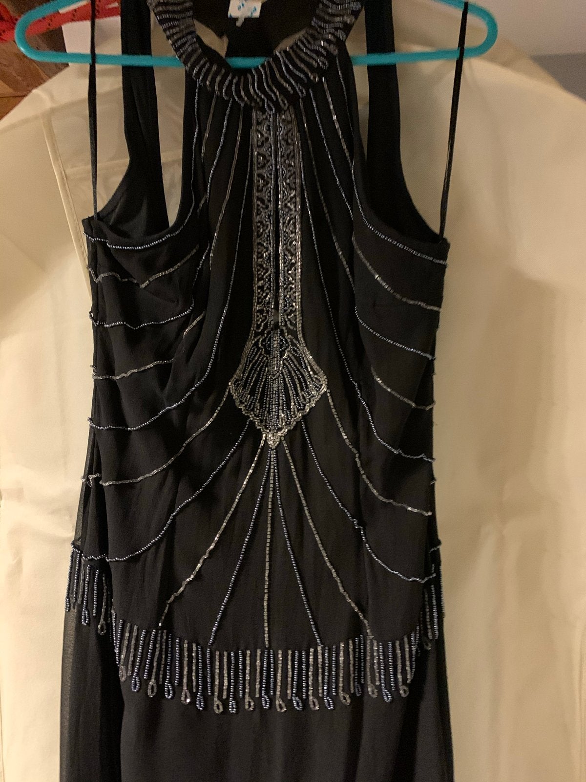 Zwarte Galajurk met kralen en open rug, Kleding | Dames, Gelegenheidskleding, Galajurk, Zwart, Ophalen of Verzenden, Maat 36 (S)