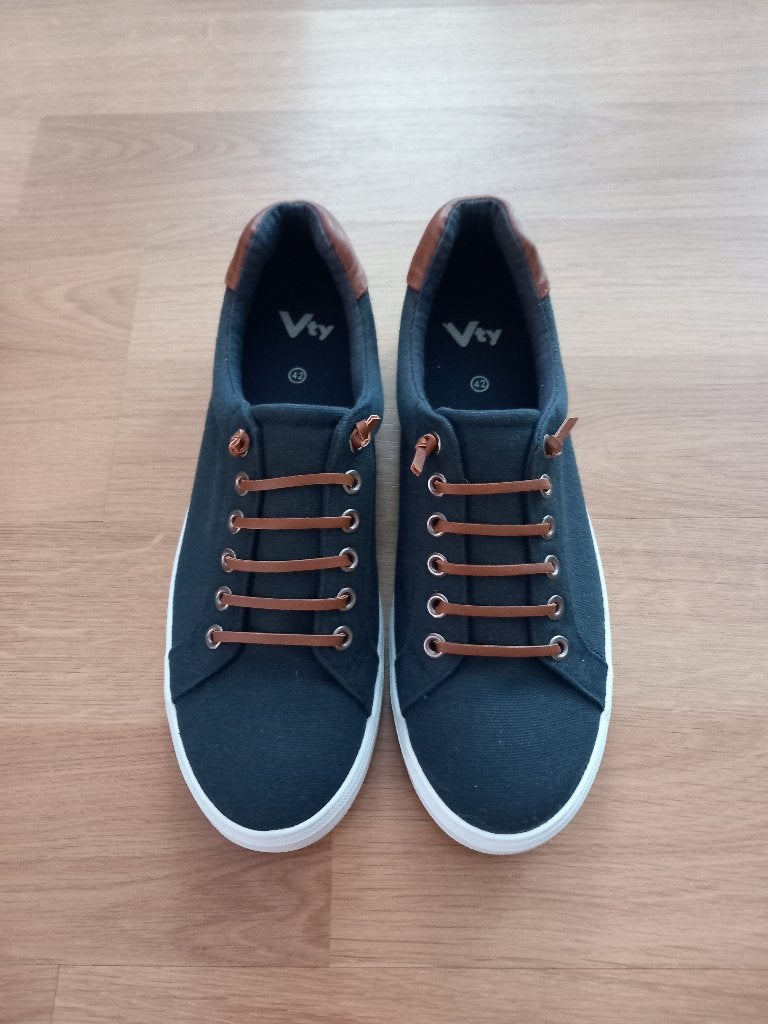 Donkerblauwe Sneakers maat 42, Kleding | Dames, Schoenen, Ophalen, Blauw, Nieuw, Sneakers of Gympen