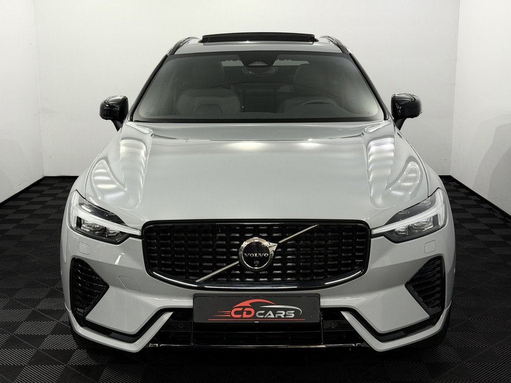 Volvo XC60 2.0 T6 Plug-in hybrid AWD Plus Dark Panoramadak,, Automaat, Gebruikt, Lichtsensor, 4 cilinders