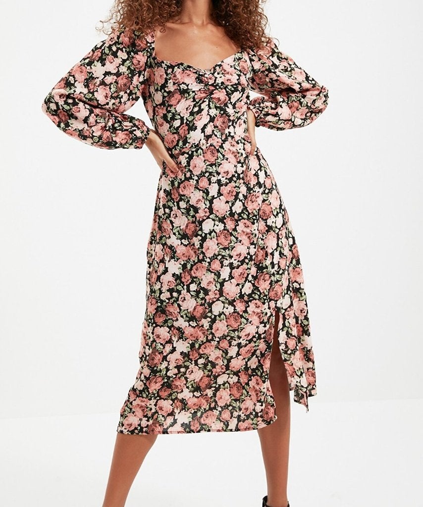 Zwarte midi jurk met square hals en bloemen meerkleurig XS, Verzenden, Zwart, Maat 34 (XS) of kleiner, Onder de knie