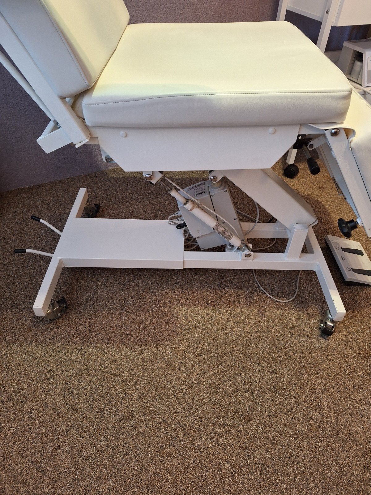 Pedicurestoel, Ophalen, Massagetafel