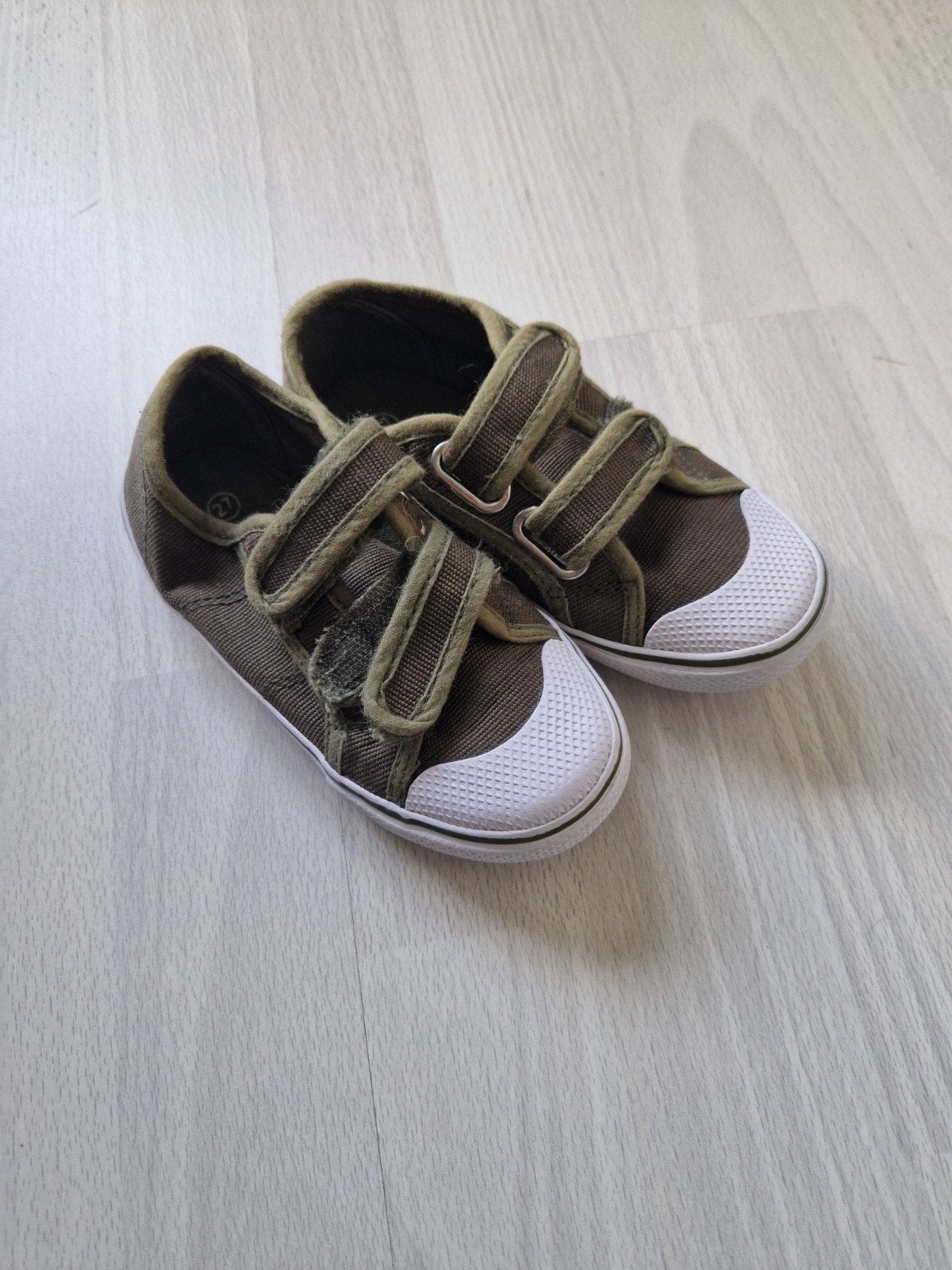 Gymschoenen mt 28 groen, Ophalen of Verzenden, Zo goed als nieuw, Jongetje of Meisje, Schoentjes