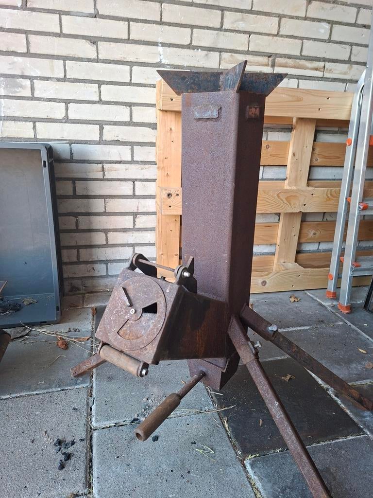 Robuuste Rocket Stove / Vuurkorf met grill, Ophalen, Gebruikt, Vuurkorf