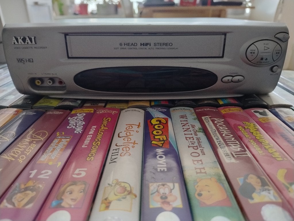 AKAI Videorecorder VHS HQ met 65 VHS Banden, Ophalen, Gebruikt, VHS-speler of -recorder