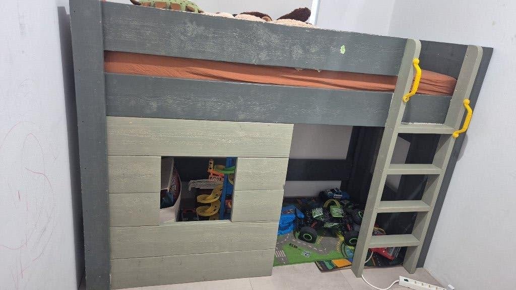 Stevig houten hoogslaper / kinderbed 90x200, Ophalen, Gebruikt, Hoogslaper