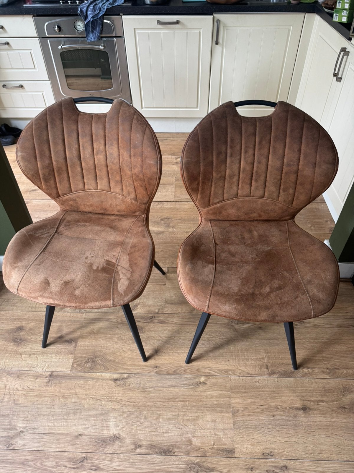2 Eetkamer stoelen, Ophalen, Gebruikt, Bruin, Twee