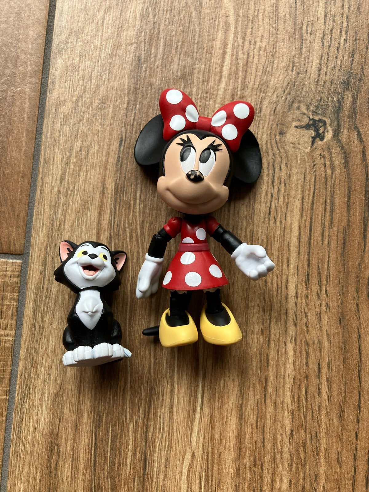 Disney Minnie Mouse met Figaro kat figuurtjes, Verzamelen, Ophalen of Verzenden, Mickey Mouse, Gebruikt, Beeldje of Figuurtje