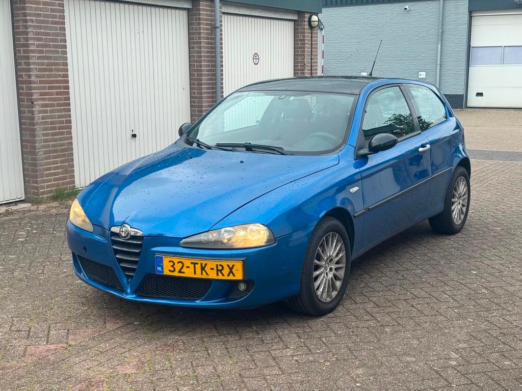 Alfa Romeo 147 1.6 T.Spark Veloce Collezione, Auto's, Alfa Romeo, Voorwielaandrijving, Gebruikt, Zwart, 4 cilinders